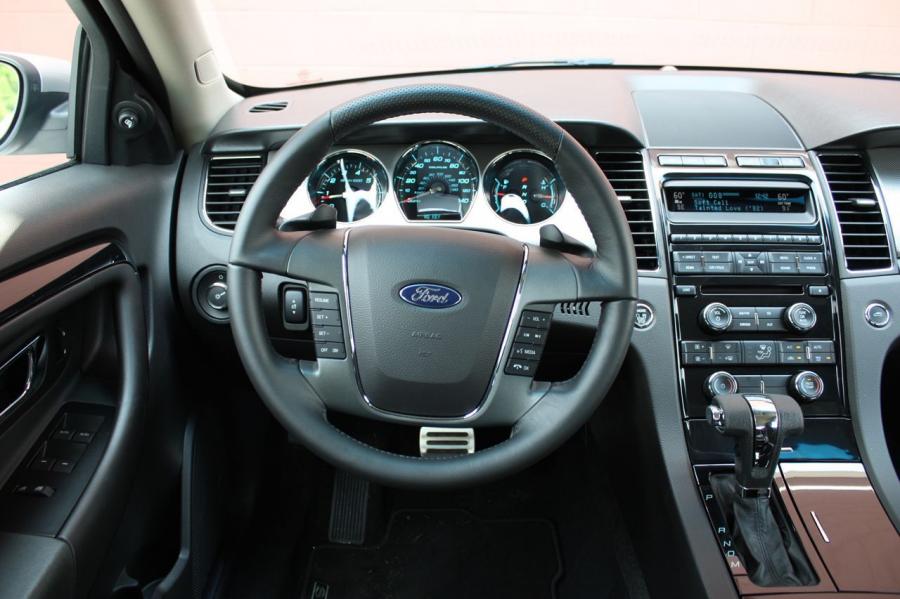  Ford Taurus SHO 2010 года  (фото 96 из 248)